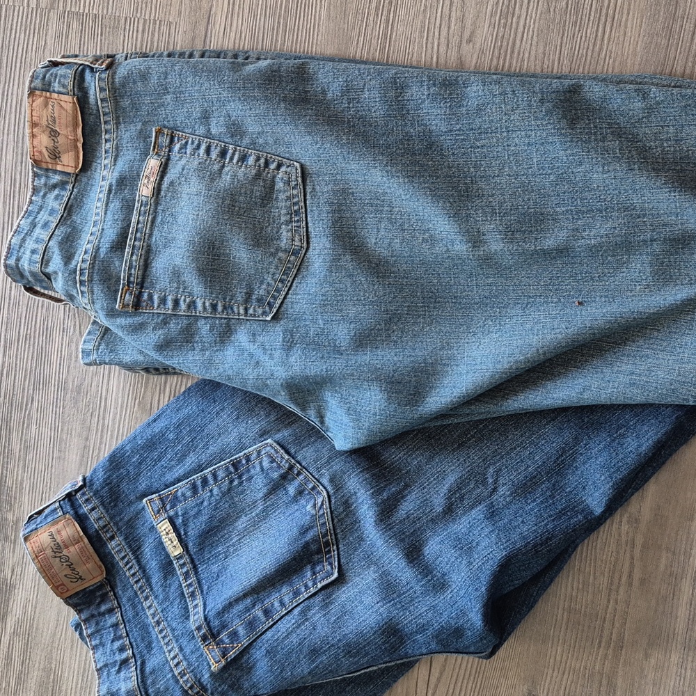 2 Pair Levi's Women's Low Rise Boot Cut Jeans Sz 8. 32" Inseam